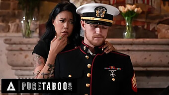 Dana Vespoli, Veuve, Désire Que Son Beau-Fils Porte L'Uniforme Militaire De Son Défunt Mari