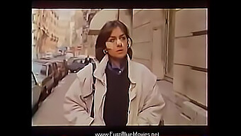 Film Francez Vintage Cu Asistente Cu Sânii Mari În Întâlniri Senzuale