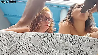 Três Homens Fazem Sexo Com Uma Mulher Durante Toda A Tarde No Quintal.