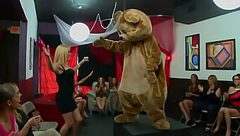 Dancing Bear And Kimmy Lee Lead The Club In Wild Oral Sex Session