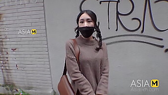 Hd Asian Porn Video: Street Hunting With Big-Titted Model Tan Ying Ying